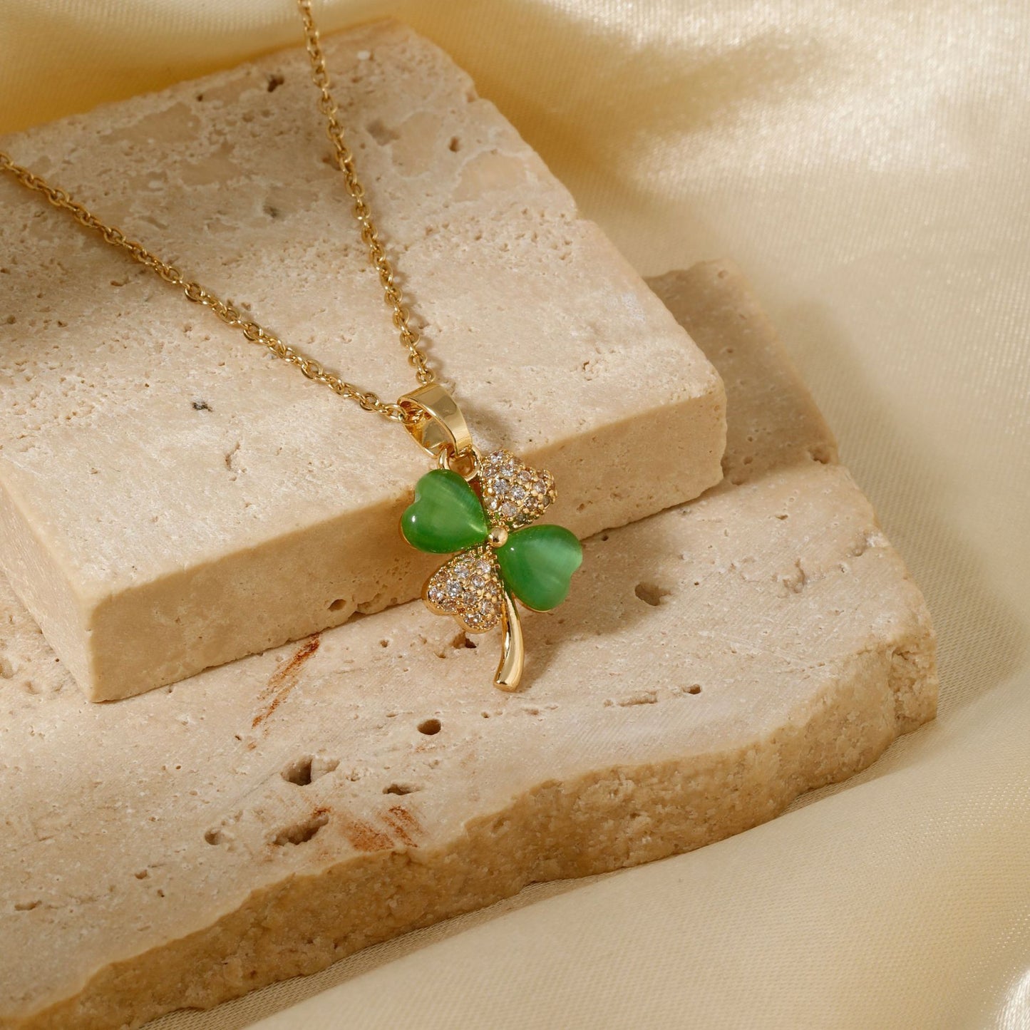 Fashion Simple Copper Inlaid Pendant Stainless Steel Necklace