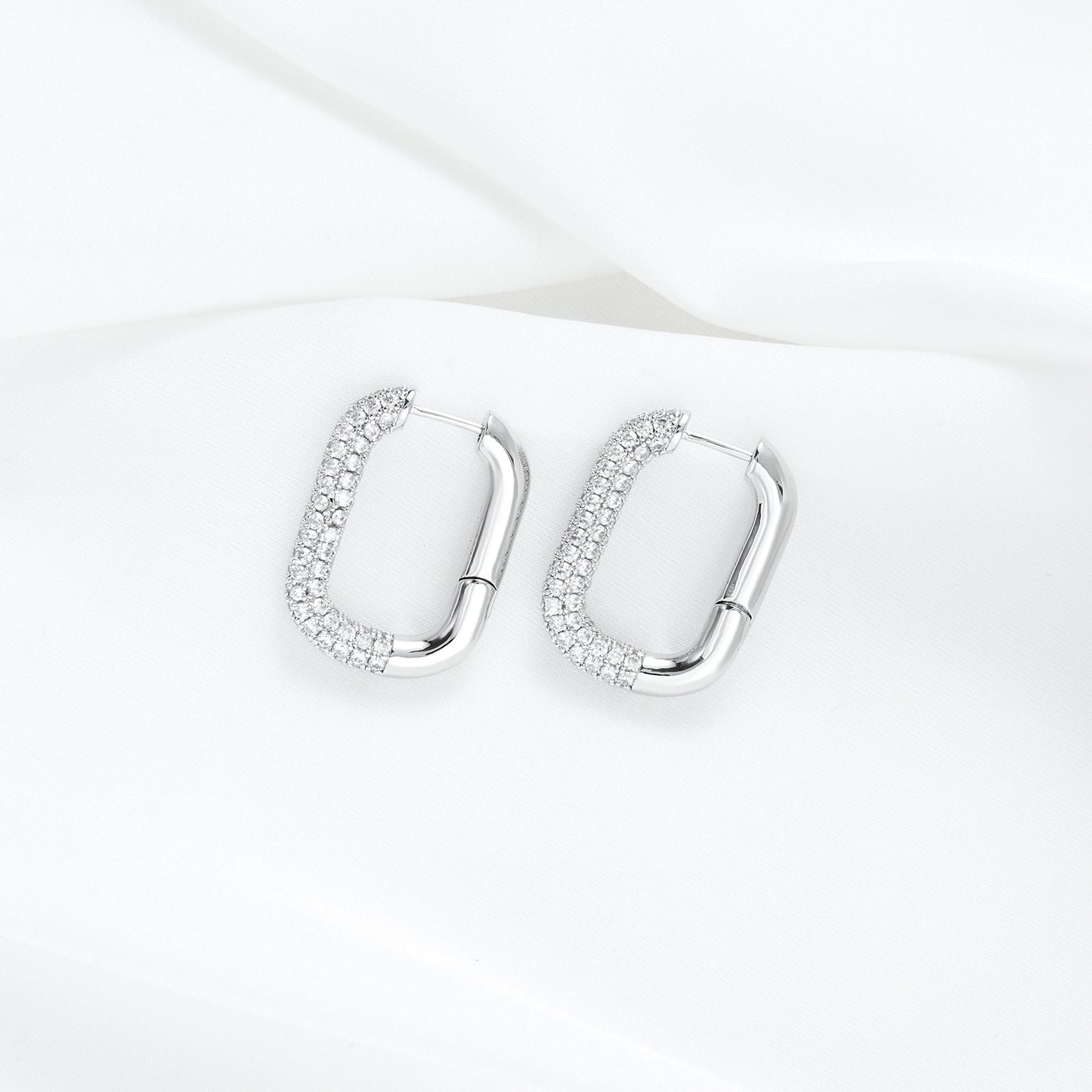 Commuter Letters Quadrilateral Geometric Ear Clip Electroplated 18K Gold High-grade Earrings