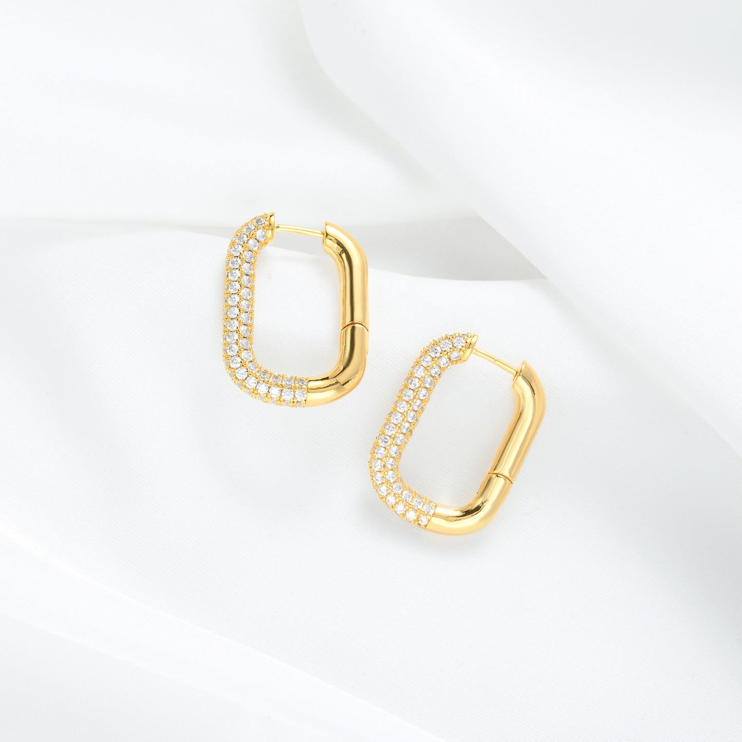 Commuter Letters Quadrilateral Geometric Ear Clip Electroplated 18K Gold High-grade Earrings